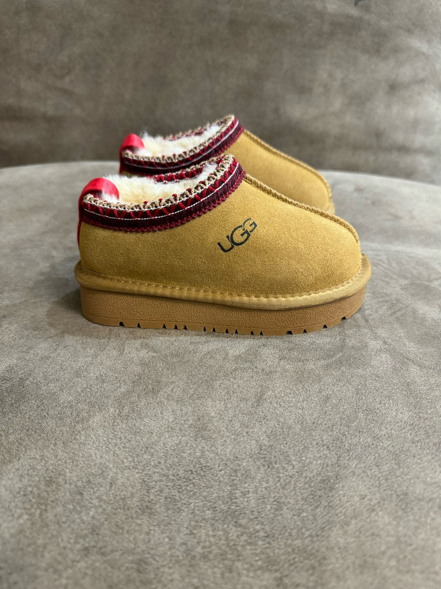 Mini Ugg slides