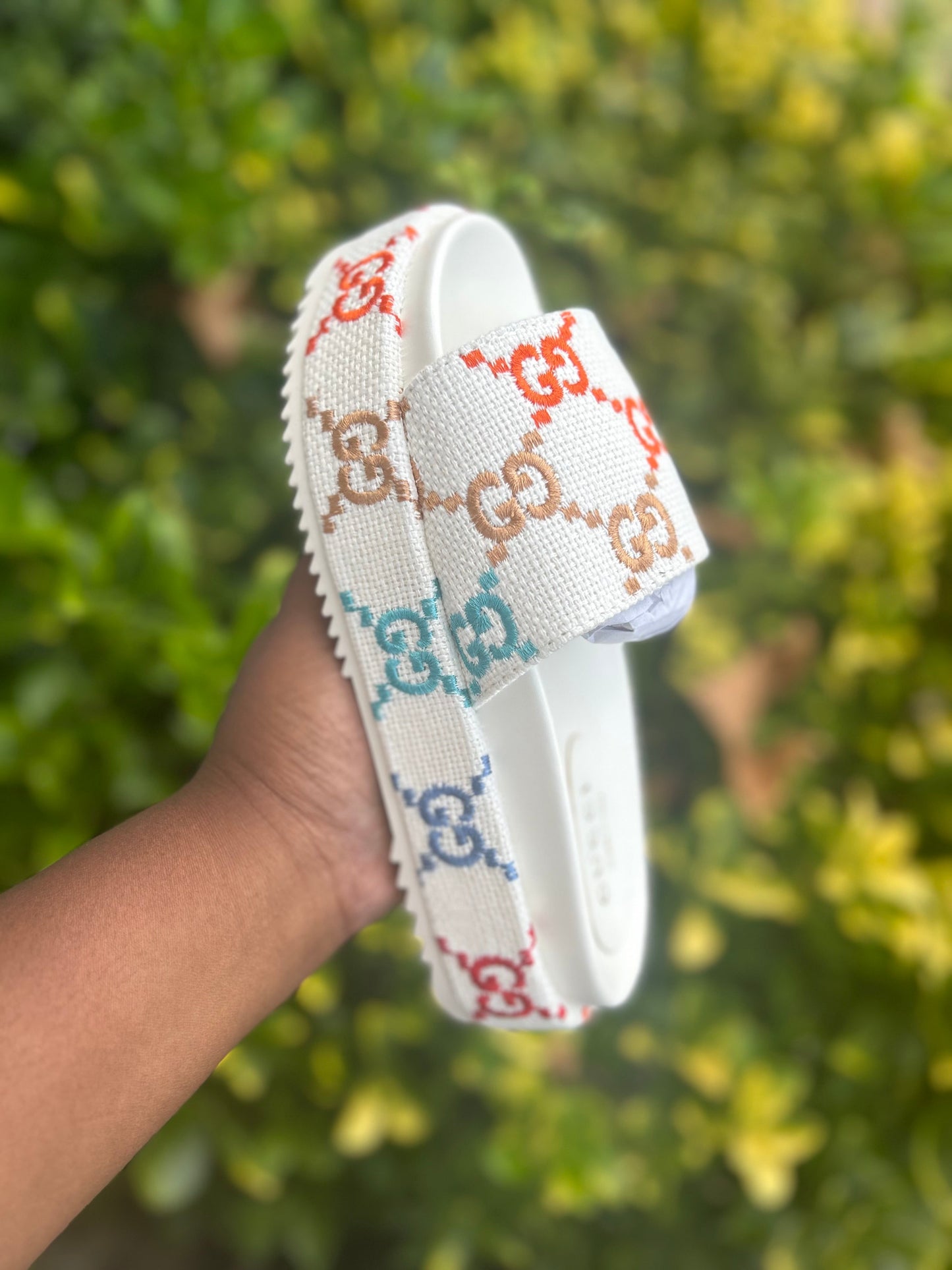 Colorful Gg slides